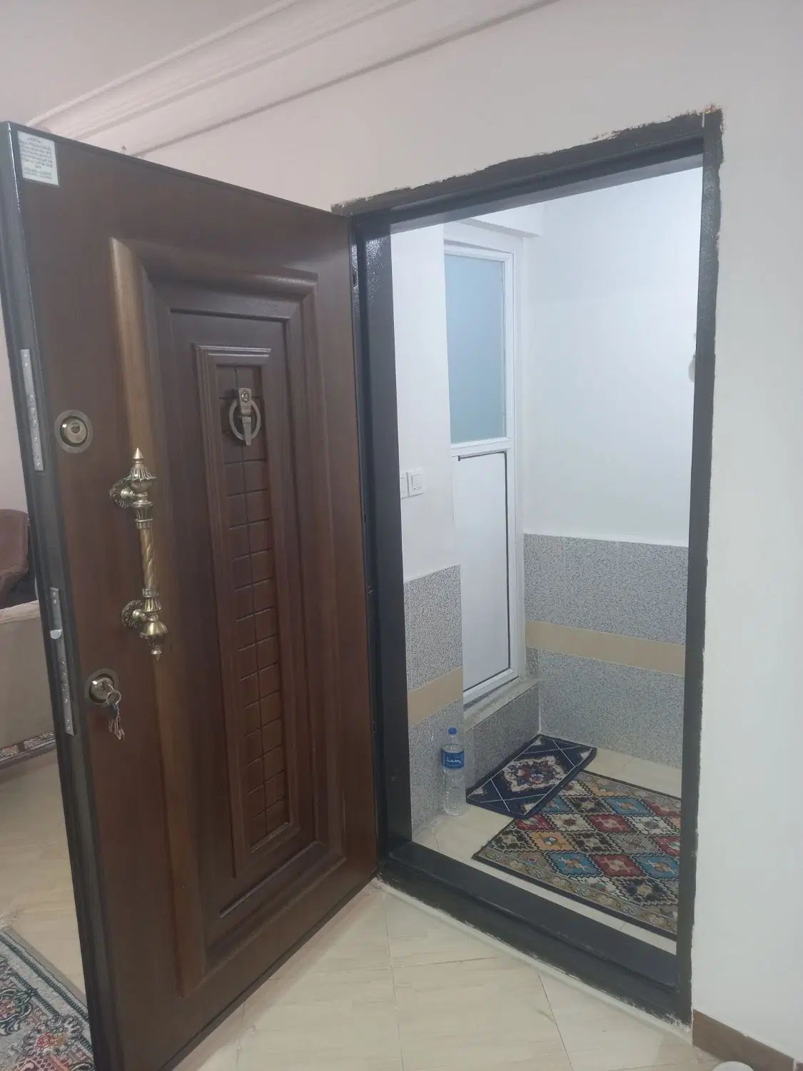 طبقه بالا ۹۰ متری دو خواب  خیابان ایران حمیدیان|فروش آپارتمان|رشت, انصاری|دیوار