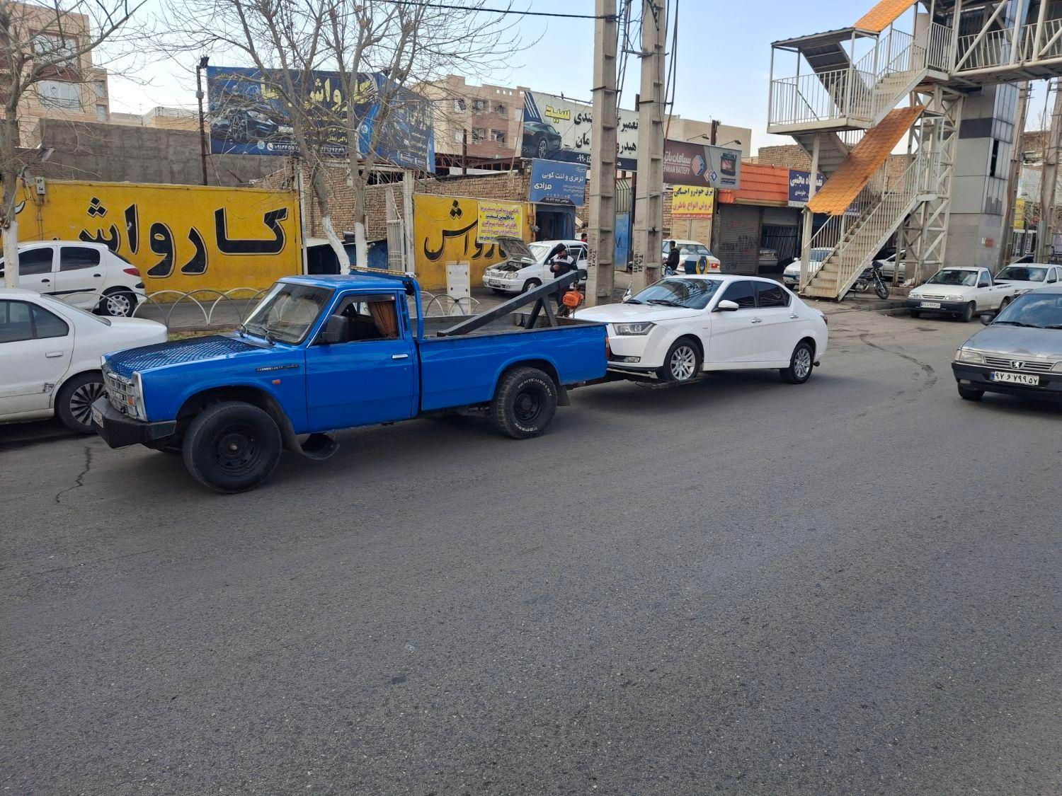 امداد خودرو و یدک‌کشی شبانه‌روزی با خیال راحت|خدمات حمل و نقل|ساوه, |دیوار