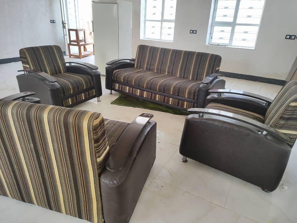 مبلمان ۷نفره عالی باجنس چوپ وعالی چرم|مبلمان خانگی و میز عسلی|رستم, |دیوار