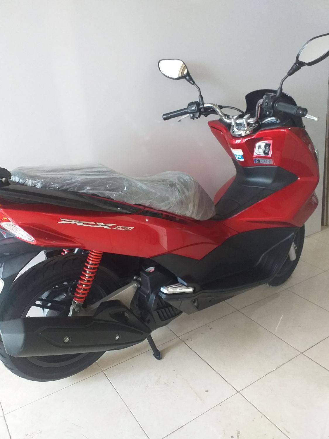 هوندا PCX 150 ژاپن|موتورسیکلت|تهران, جنت‌آباد مرکزی|دیوار