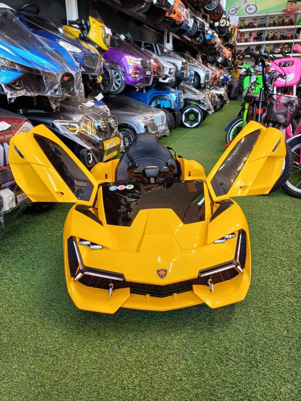 ماشین Lamborghini لامبورگینی درب جک دار خفاشی|اسباب‌بازی بچه|مشهد, توس (بلوار توس)|دیوار