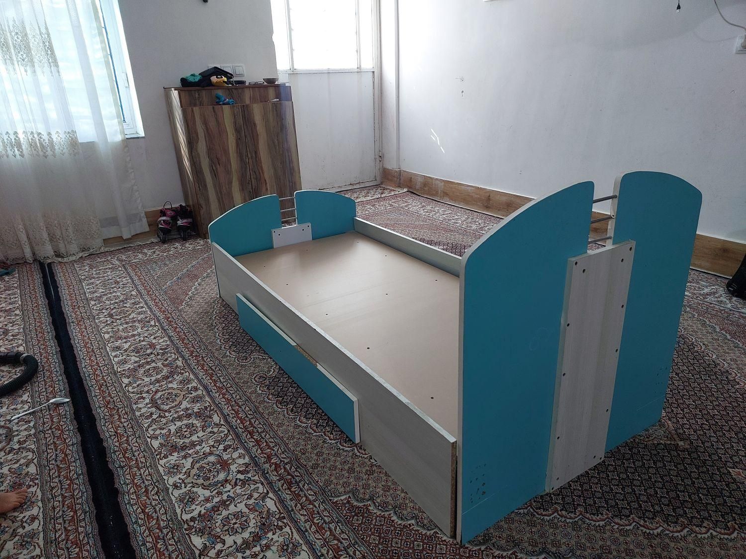 تختخواب کودک تا نوجوان، گهواره کودک، گلیم فرش کودک|تخت و سرویس خواب|دهدشت, |دیوار