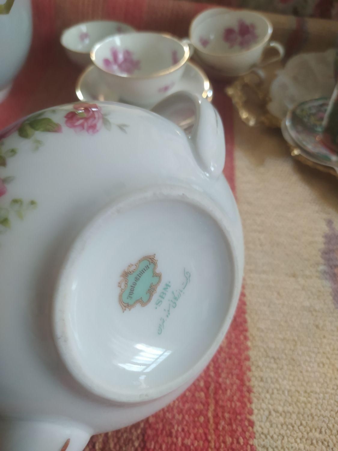 ظرف فنجان فنجون گل سرخی مسعود آنتیک قدیمی چای خوری|ظروف سرو و پذیرایی|تهران, دروازه شمیران|دیوار