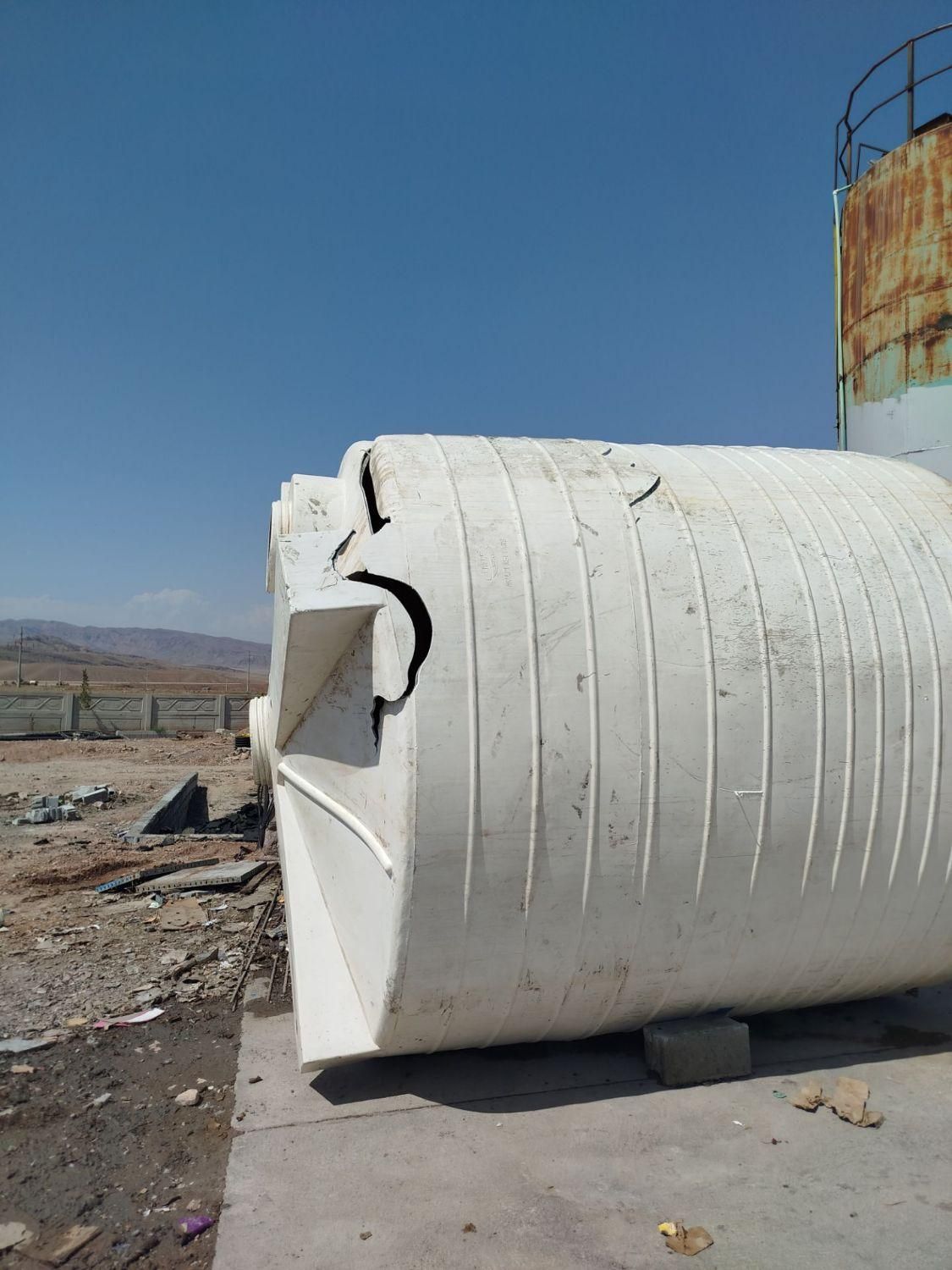 تعمیر ،ترمیم مخزن ،جوش پلاستیکی تانکرآب ترک خورده|خدمات پیشه و مهارت|تبریز, |دیوار