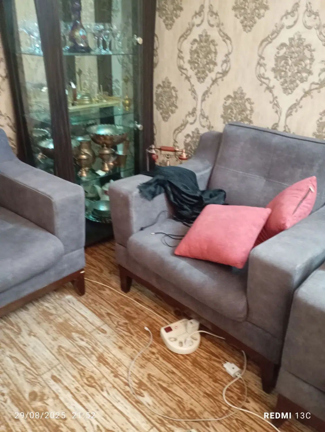 مبل‌هشت‌نفره‌ راحتی‌چستر|مبلمان خانگی و میز عسلی|مشهد, حسابی جنوبی (شهرک غرب)|دیوار