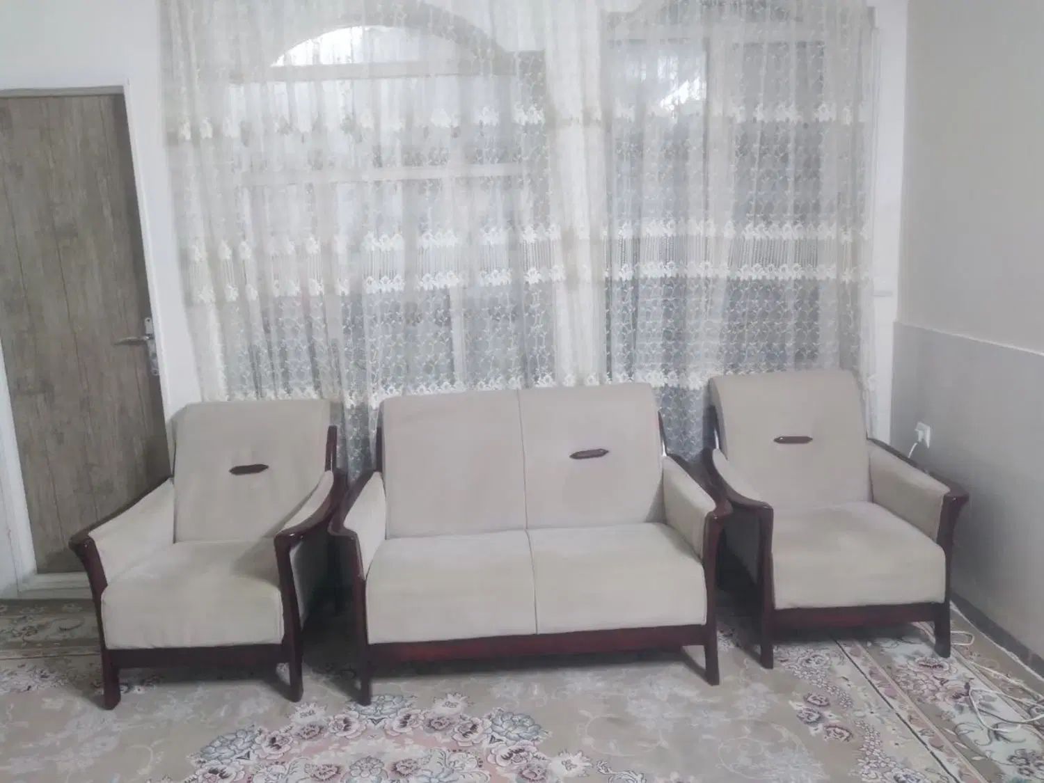 مبل راحتی (درحد نو)|مبلمان خانگی و میز عسلی|تهران, کوثر|دیوار