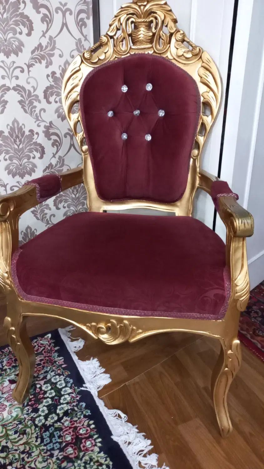 مبل سلطنتی ۹ نفره تمیز|مبلمان خانگی و میز عسلی|کرج, ساسانی (قلمستان)|دیوار