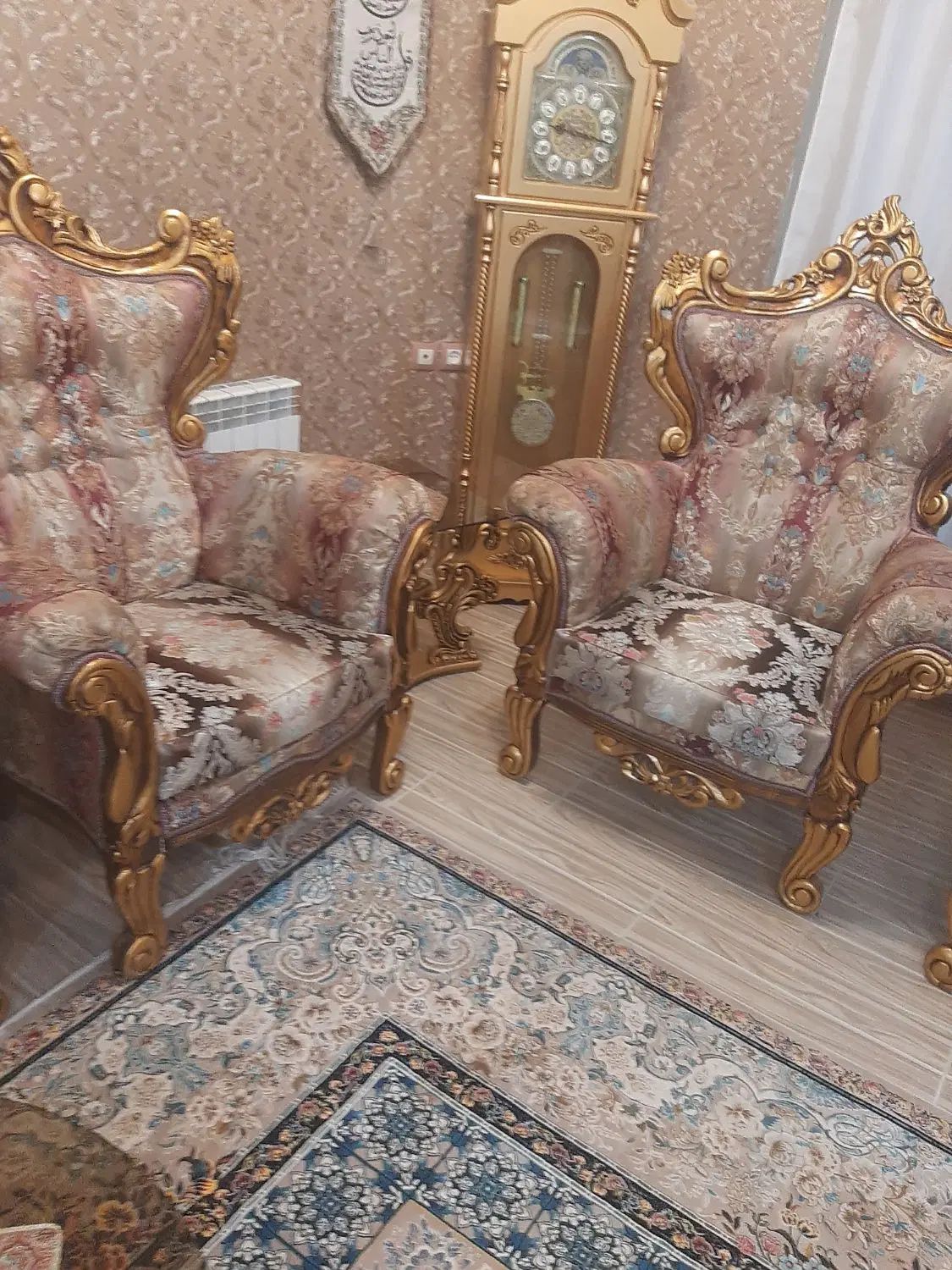 مبل سلطنتی ۱۰نفره همراه با ساعت ایستاده|مبلمان خانگی و میز عسلی|سقز, |دیوار