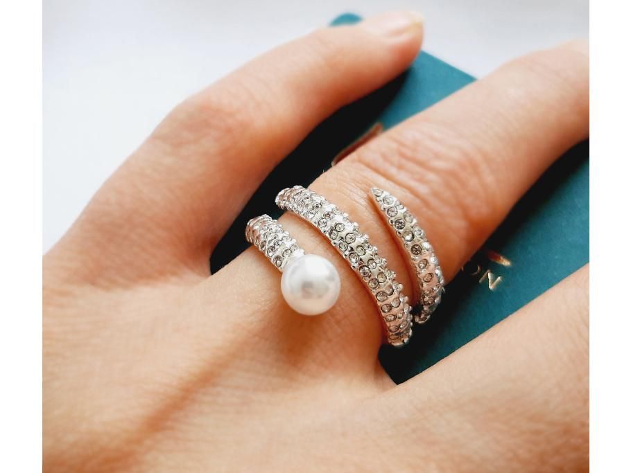 انگشتر نقره ای نگین دار با تک مروارید سفید|بدلیجات|اسلامشهر, شهرک لاله|دیوار