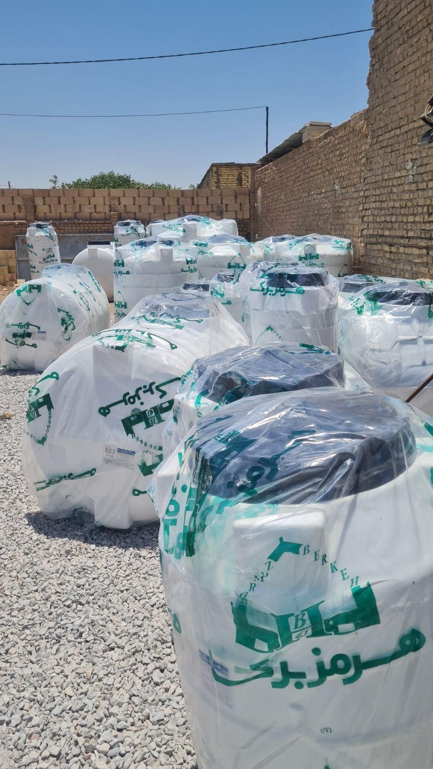 فروش مخارن پلی اتیلن هرمزبرکه از 50لیتر تا25هزار|مصالح و تجهیزات ساختمان|اردکان, |دیوار