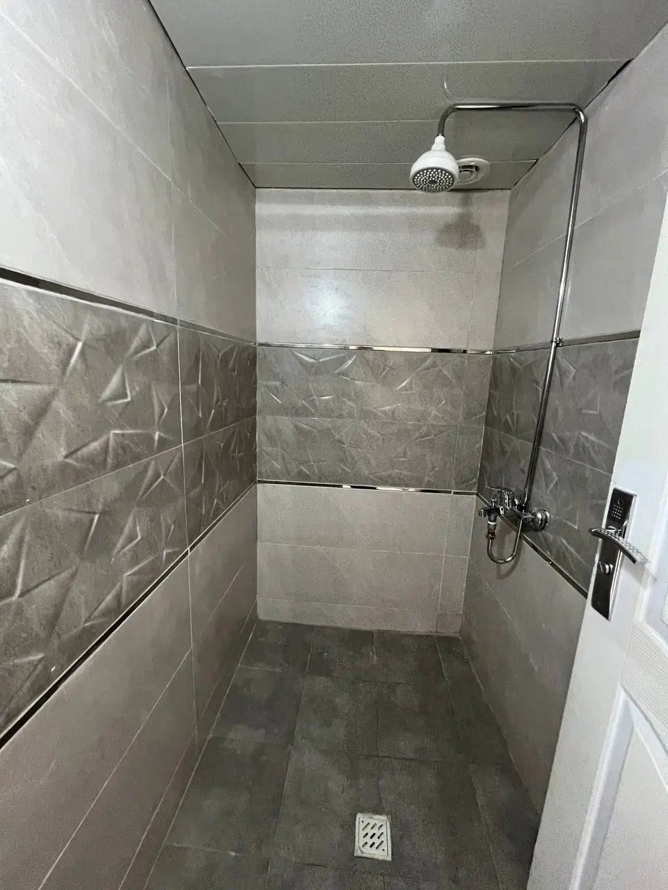 شهرک بهشتی دسترسی مترو نبش کوچه دارای پارکینگ|فروش آپارتمان|تهران, تختی|دیوار