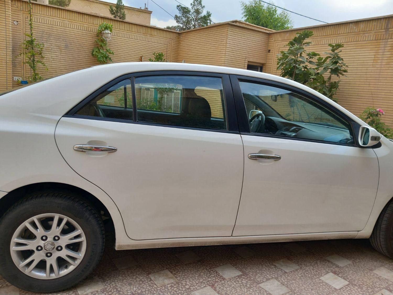 آریو اتوماتیک 1600cc، مدل ۱۳۹۶|خودرو سواری و وانت|کاشان, بهشتی|دیوار