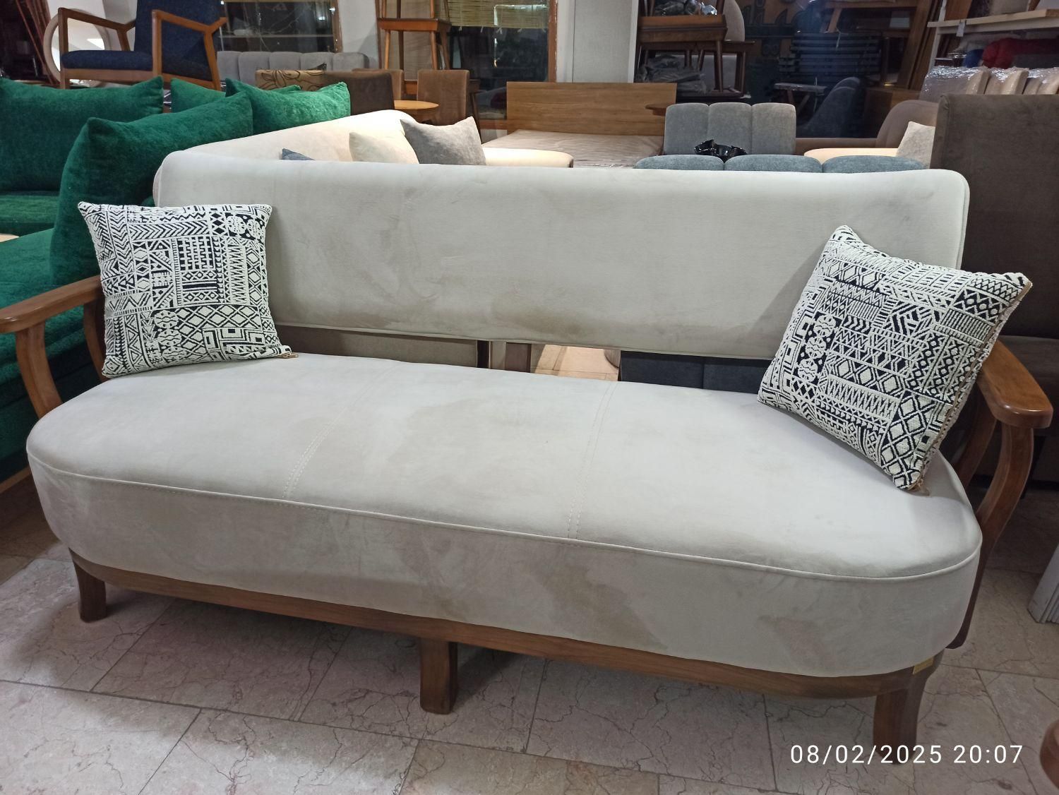 مبل راحتی لهستانی|مبلمان خانگی و میز عسلی|اصفهان, سپاهانشهر|دیوار