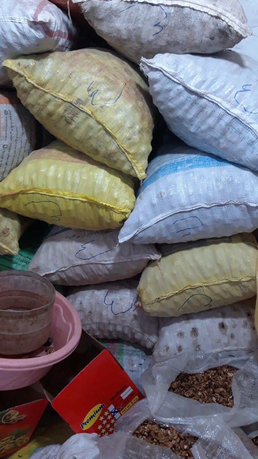 عسل طبیعی وگردو مغز سفید به صورت کلی|حراج|بجنورد, |دیوار