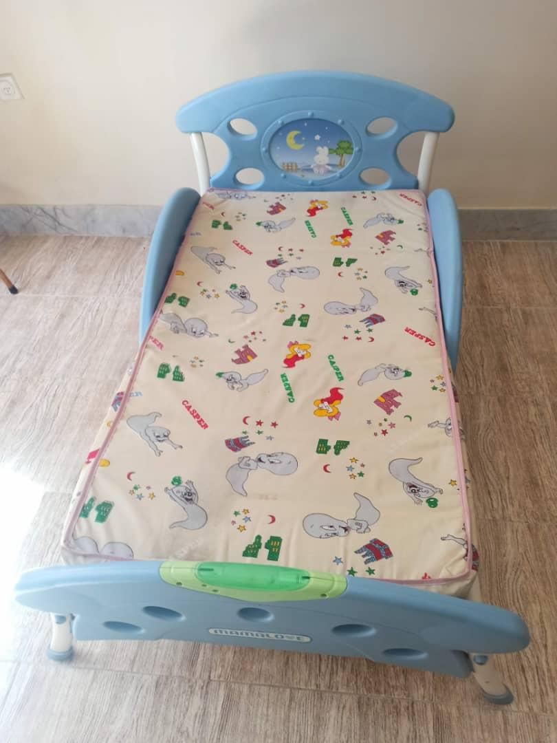 تخت کودک|تخت و صندلی بچه|زاهدان, |دیوار