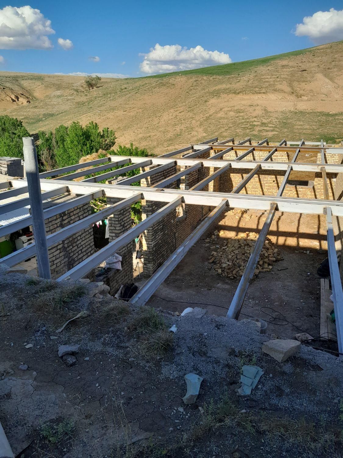 جوشکاری اسکلت نصب شیروانی اجرای سازه نگهبان|خدمات پیشه و مهارت|زنجان, |دیوار