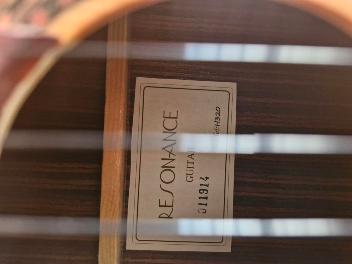 فروش گیتار نو نو با تمام وسایل هاش زیر قیمت بازار|گیتار، بیس، امپلیفایر|صدرا-فارس, فاز ۱|دیوار