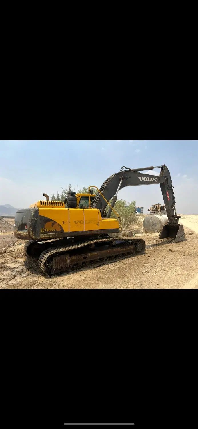 بیل مکانیکی ولوو ۲۴۰|خودرو سنگین|تهران, نارمک|دیوار