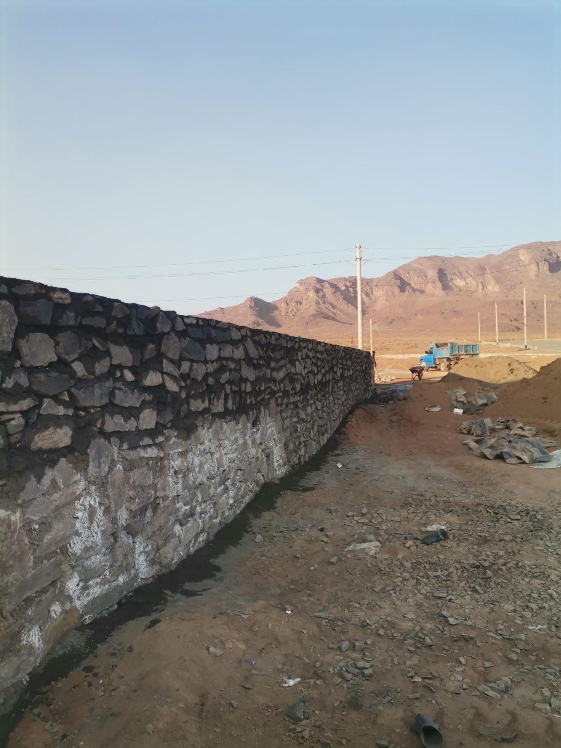 اجرای سنگ فرش وسنگ چینی زیر فنداسیون ودیوار|خدمات پیشه و مهارت|قم, باجک دو|دیوار