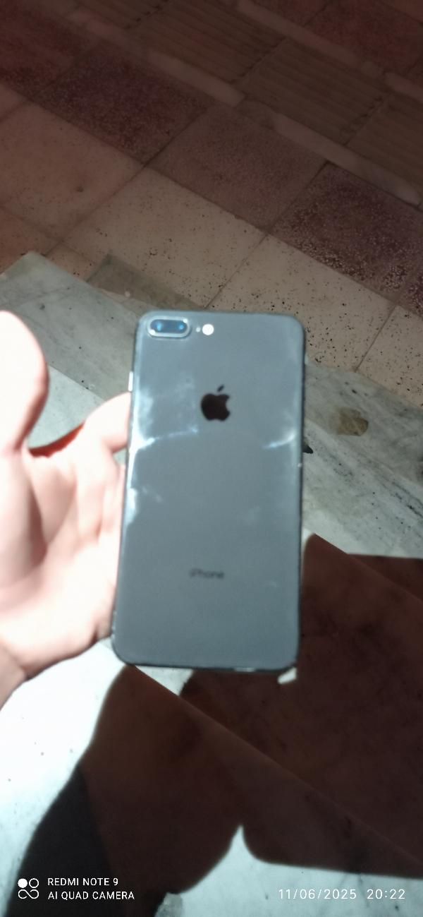اپل iPhone 8 Plus با حافظهٔ ۶۴ گیگابایت|موبایل|زاهدان, |دیوار