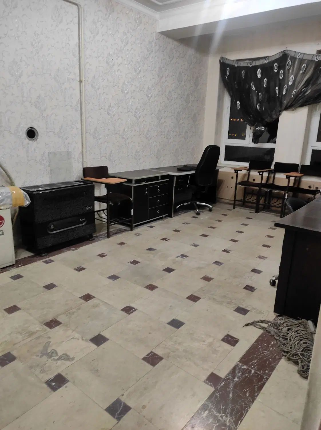 اجاره ساعتی دفتر کار|اجارهٔ کوتاه‌مدت دفتر کار و فضای آموزشی|تبریز, |دیوار