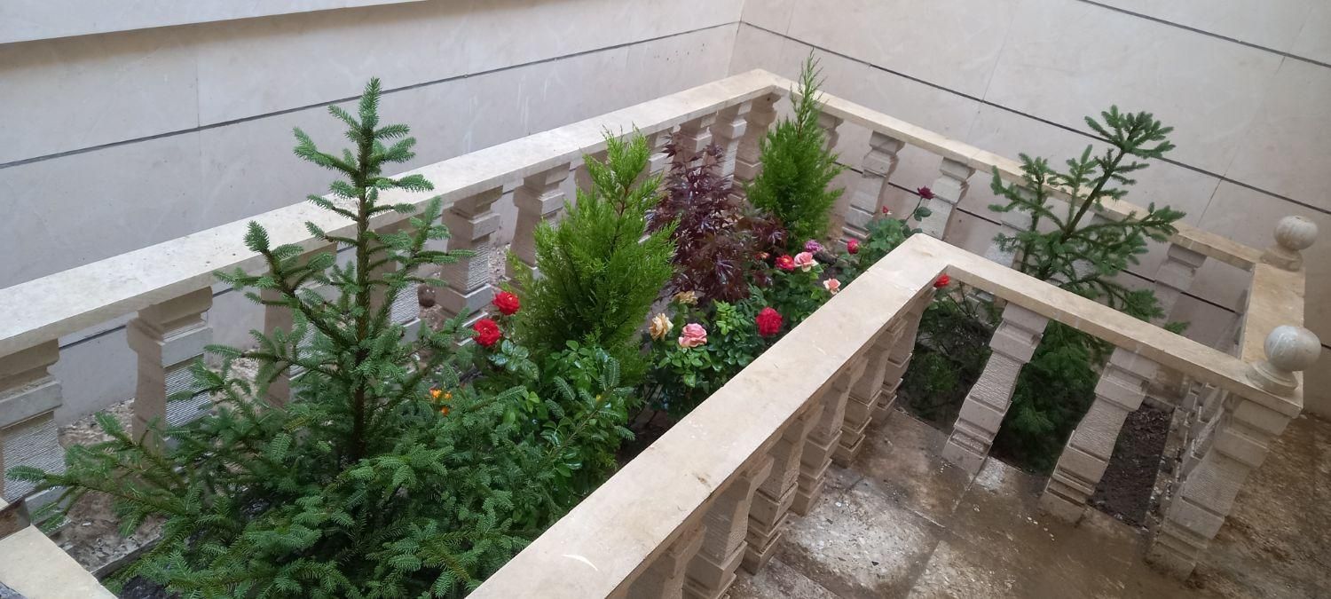 خدمات چمن کاری نهال کاری گل کاری باغبانی گلکاری|خدمات باغبانی و درختکاری|مشهد, توس (بلوار توس)|دیوار