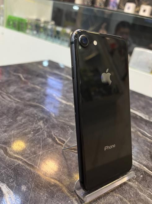 اپل iPhone 8 با حافظهٔ ۶۴ گیگابایت|موبایل|اصفهان, جلفا|دیوار