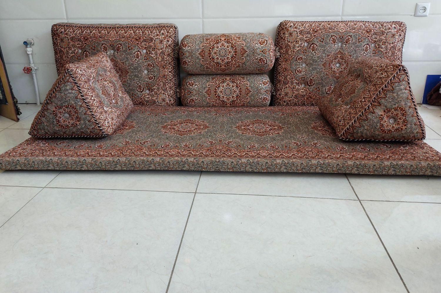 پشتی سنتی شاهنشین**|پشتی|قم, نیروگاه|دیوار