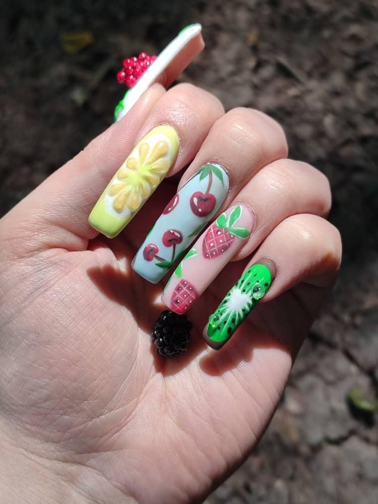 ترمیم 130 و کاشت ناخن180 رنگ لایت کوتاهی اکستنشن|خدمات آرایشگری و زیبایی|کرج, گلشهر|دیوار