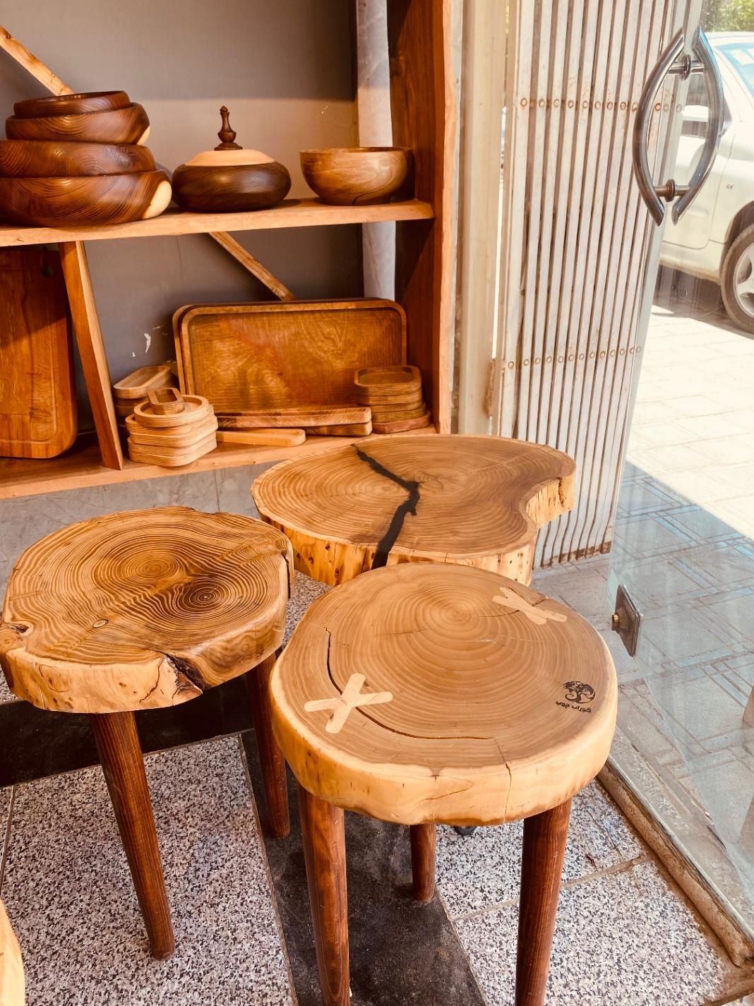 عسلی روستیک|مبلمان خانگی و میز عسلی|رشت, بلوار گیلان|دیوار