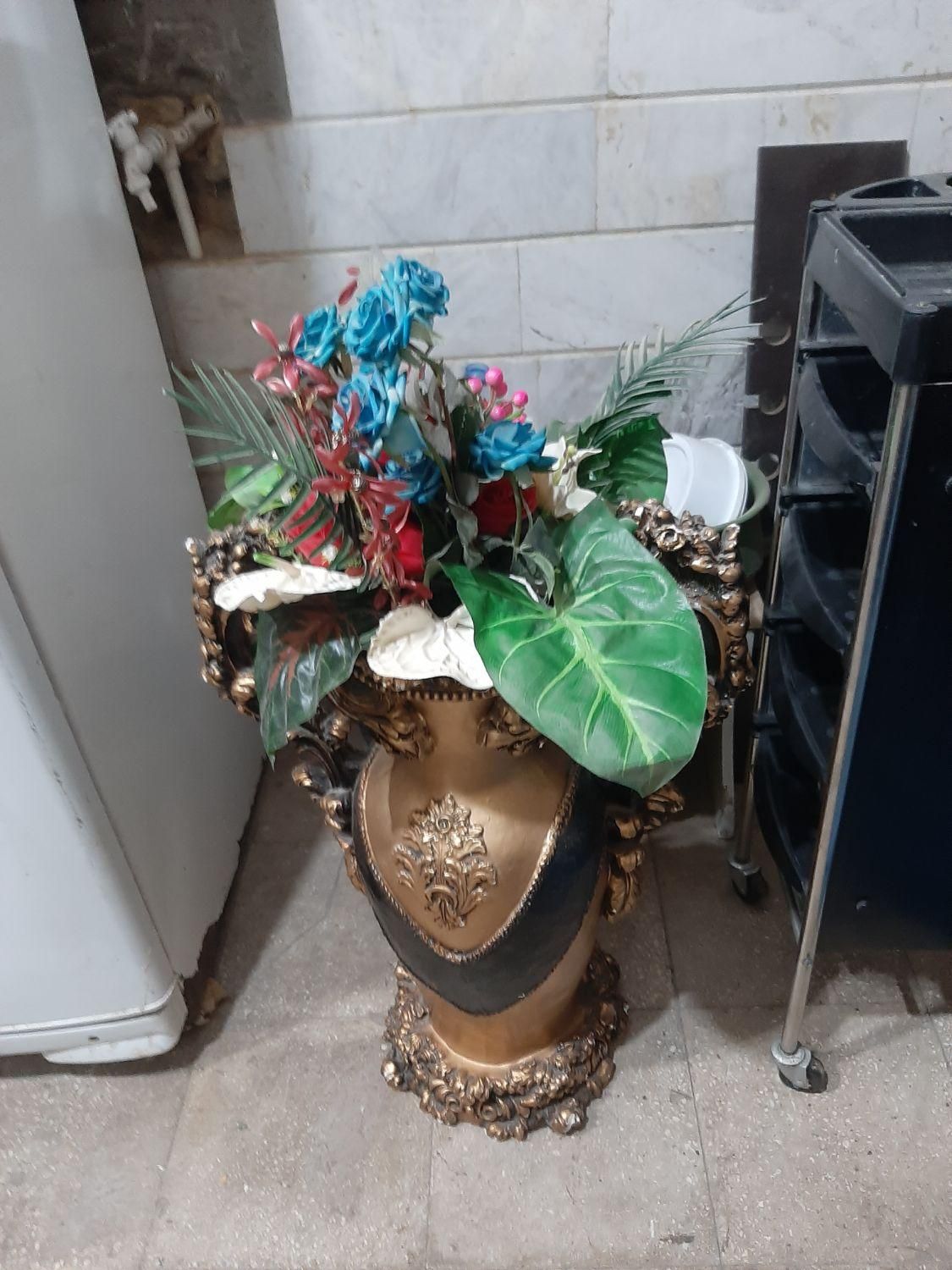 وسایل ارایشگاه زنانه در حد|آرایشگاه و سالن‌های زیبایی|قم, نخودی|دیوار