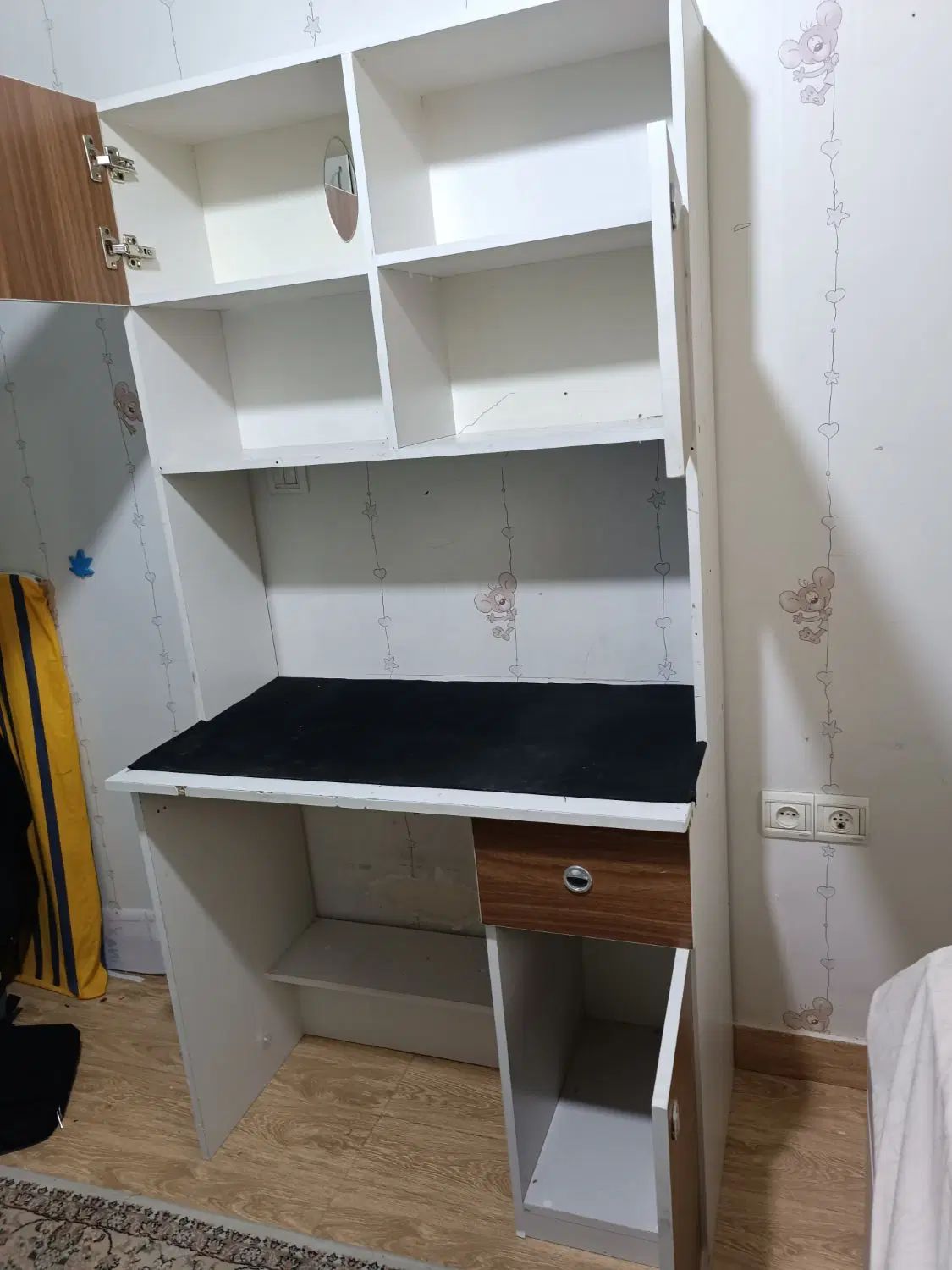 میز تحریر دارای کتابخانه بهترین جنس چوب|میز تحریر و کامپیوتر|کرج, دهقان ویلا|دیوار