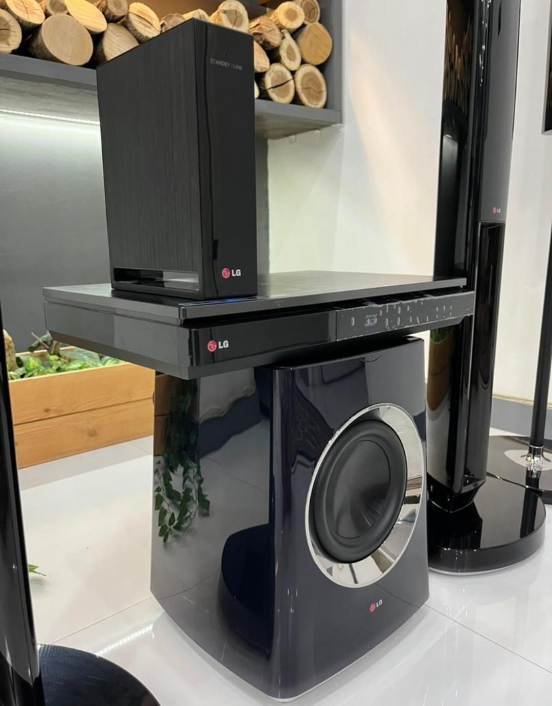 لاک چری ترین سینمای جهان و کمیاب|سیستم صوتی خانگی|شیراز, ملاصدرا|دیوار