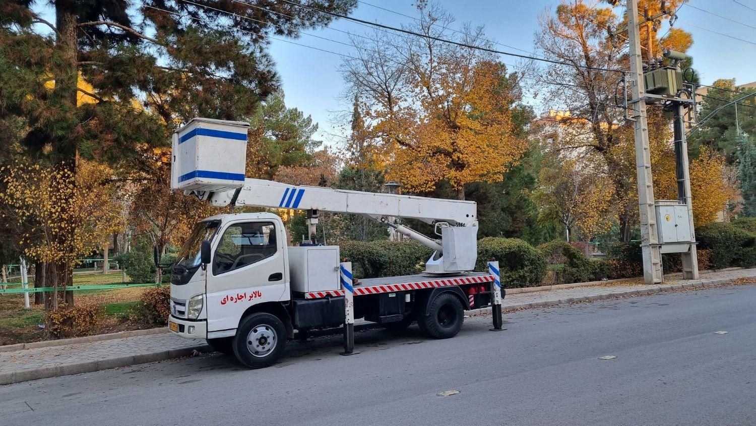 اجاره بالابر جرثقیل سبددار لجور تا ارتفاع ۱۸ متر|خدمات حمل و نقل|اصفهان, شیخ اشراق|دیوار