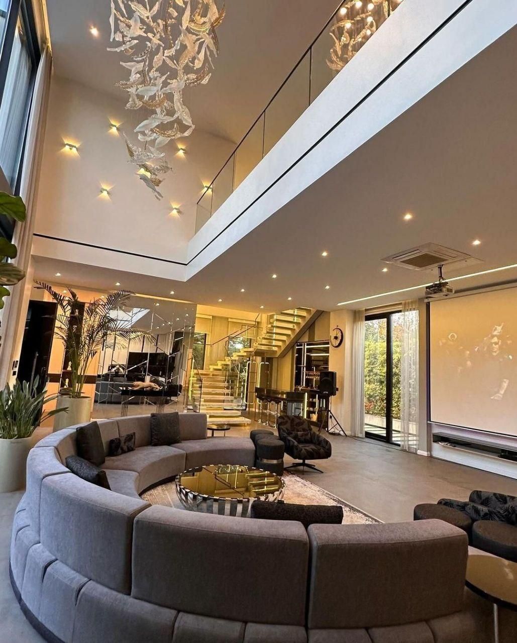 باغ ویلای مدرن2500 متری دوبلکس4خواب مستر گیرین لند|فروش خانه و ویلا|صدرا-فارس, |دیوار