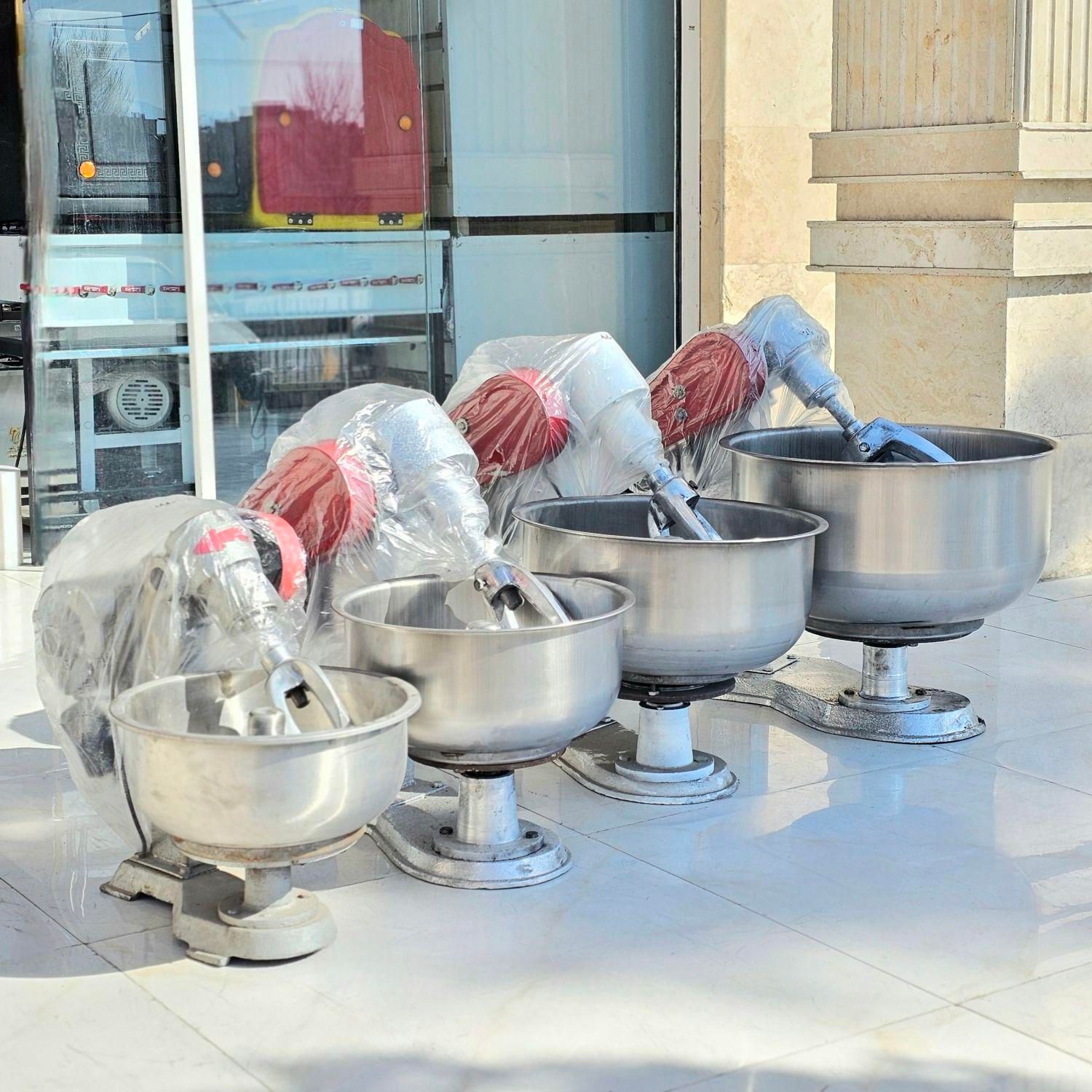 همزن خمیر / خمیر گیر|کافی‌شاپ و رستوران|شیراز, شهرک ولیعصر|دیوار