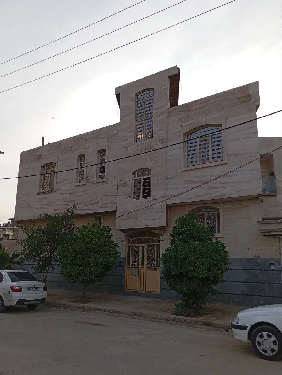 آپارتمان ۱۰۰ متری شهرک مطهری سر دونبش غرق در نور|فروش آپارتمان|شیراز, شهرک مطهری|دیوار