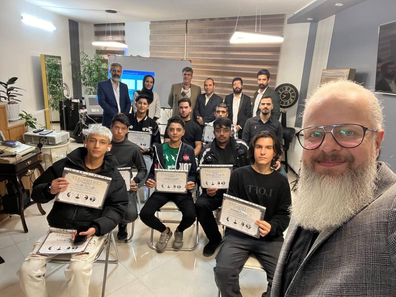 آموزش آرایشگری مردانه با مدرک فنی وحرفه ای(تضمینی)|خدمات آموزشی|مشهد, تربیت (صدف)|دیوار