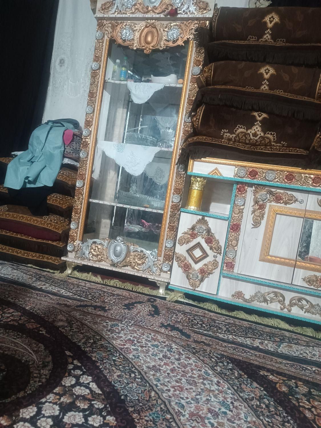 بوفه دوتا هست عکس هم هست|بوفه، ویترین، کنسول|زاهدان, |دیوار