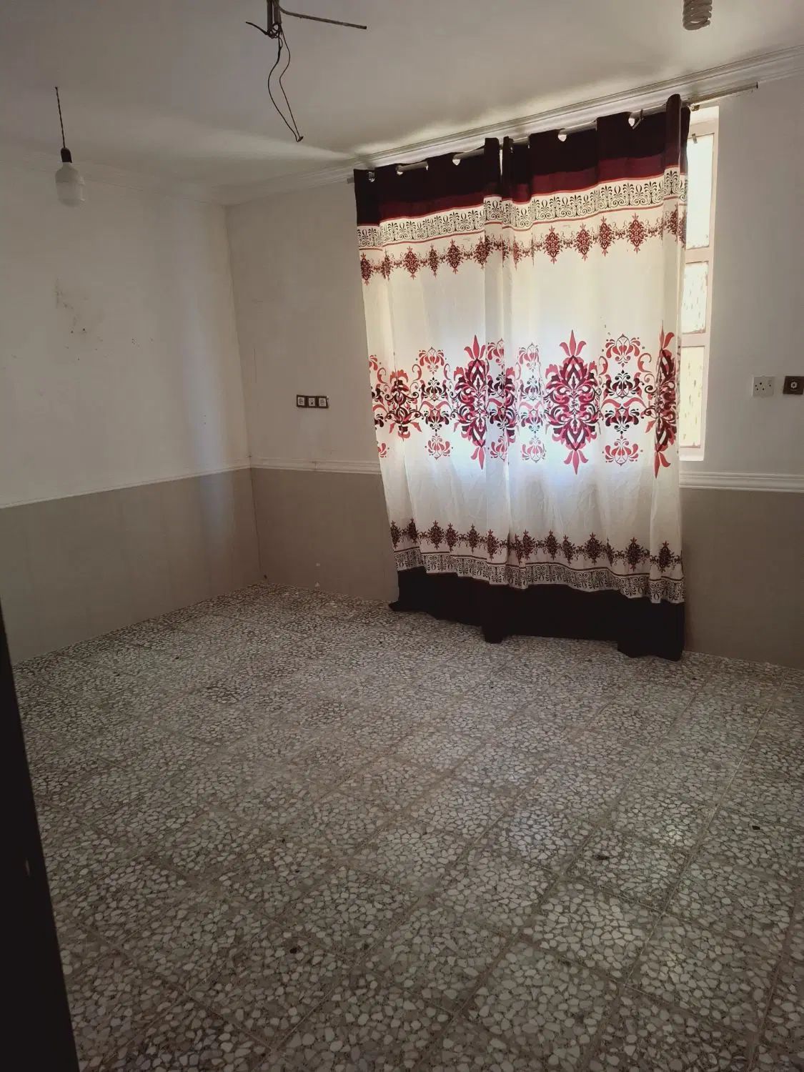 اجاره خانه ویلایی شهرک زیتون 2خواب ۲00با6رهن 4500|اجارهٔ خانه و ویلا|برازجان, |دیوار
