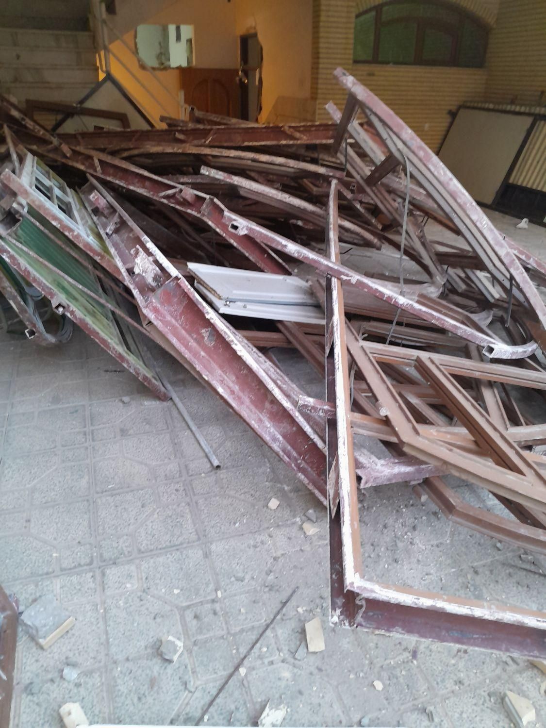 فروش وخرید ضایعات آهن آلمینیوم کتاب دفترکاغذ کارتن|عمده‌فروشی|اصفهان, احمدآباد|دیوار
