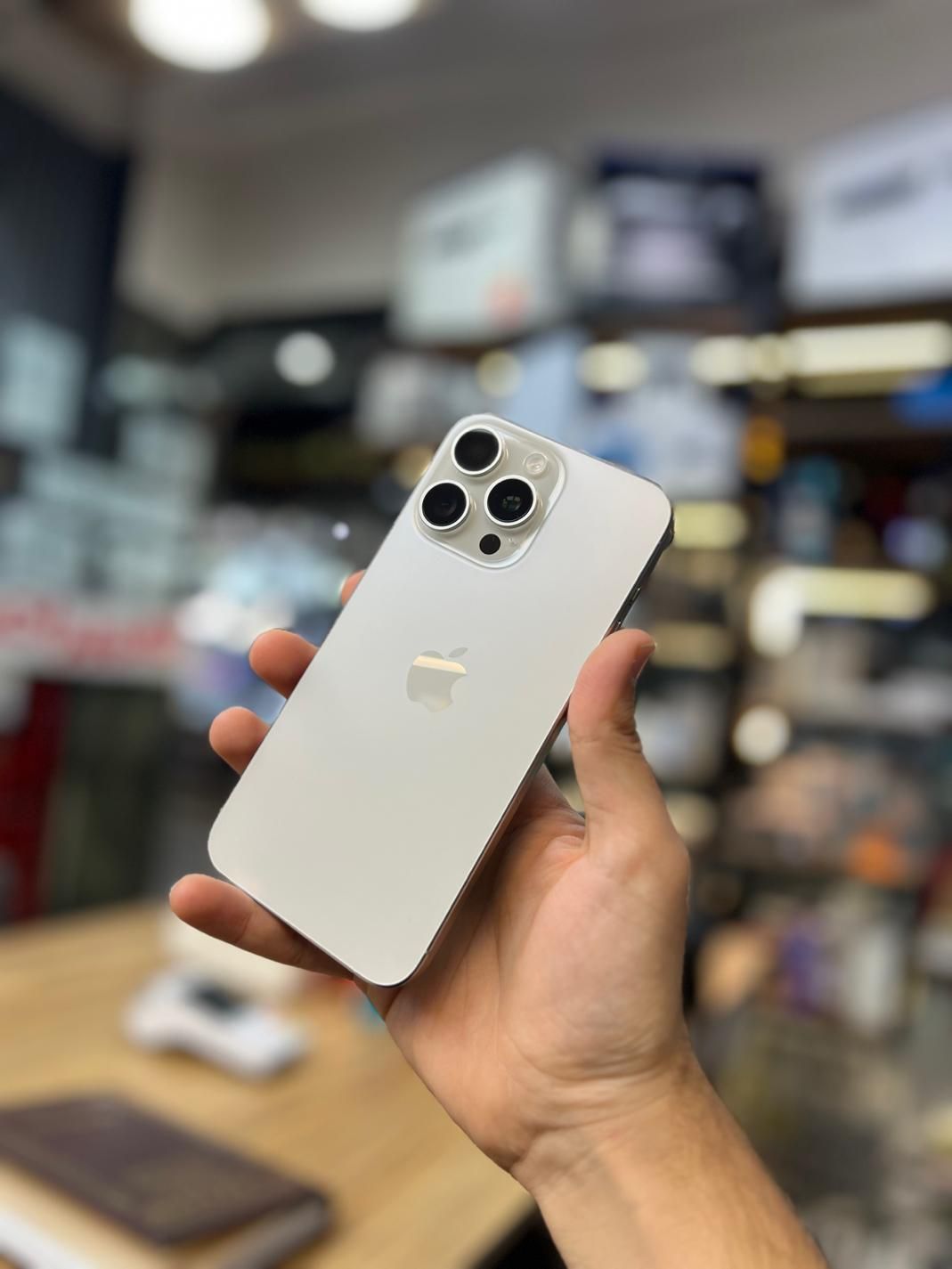 اپل iPhone 15 Pro Max با حافظهٔ ۲۵۶ گیگابایت|موبایل|کرمانشاه, |دیوار
