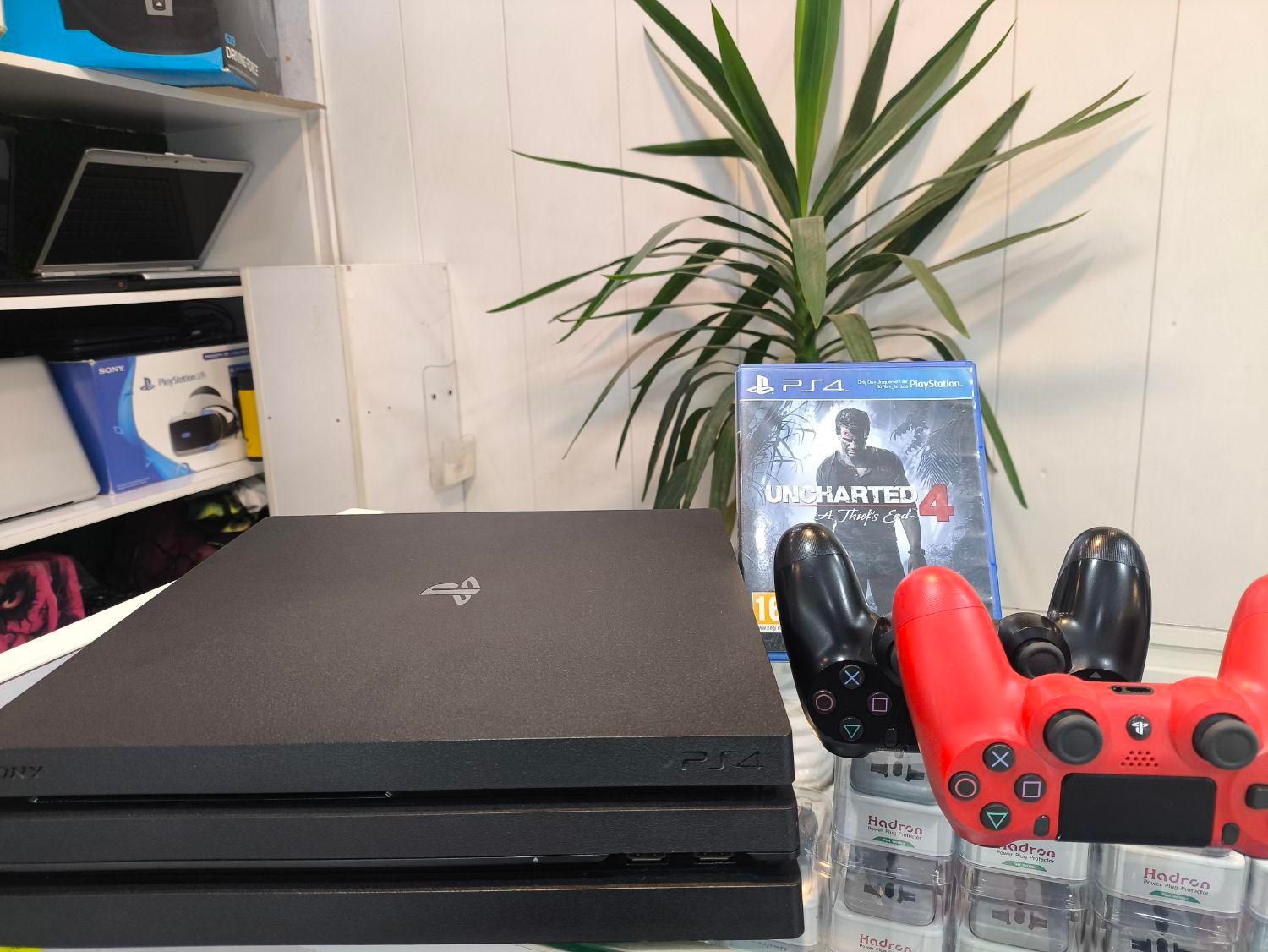 Ps4 pro یک ترابایت دو دسته|کنسول، بازی ویدئویی و آنلاین|کرج, کوی امامیه|دیوار
