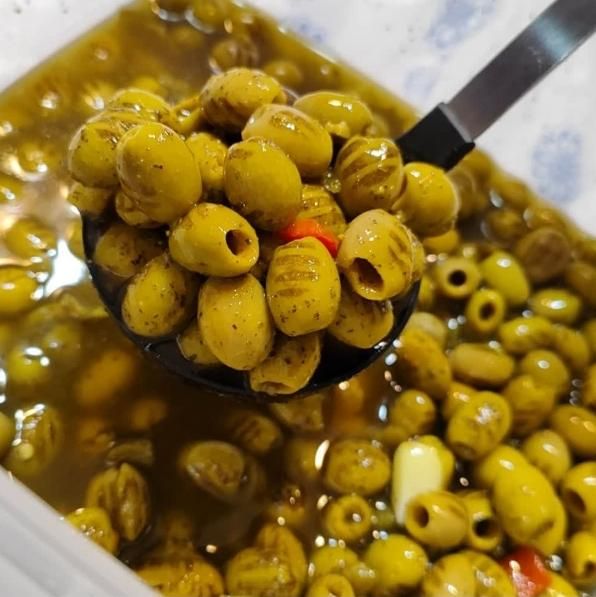 فروش ترشیجات  زیتون و خیارشور  فقط به صورت عمده|خوردنی و آشامیدنی|قم, حنیف نژاد|دیوار