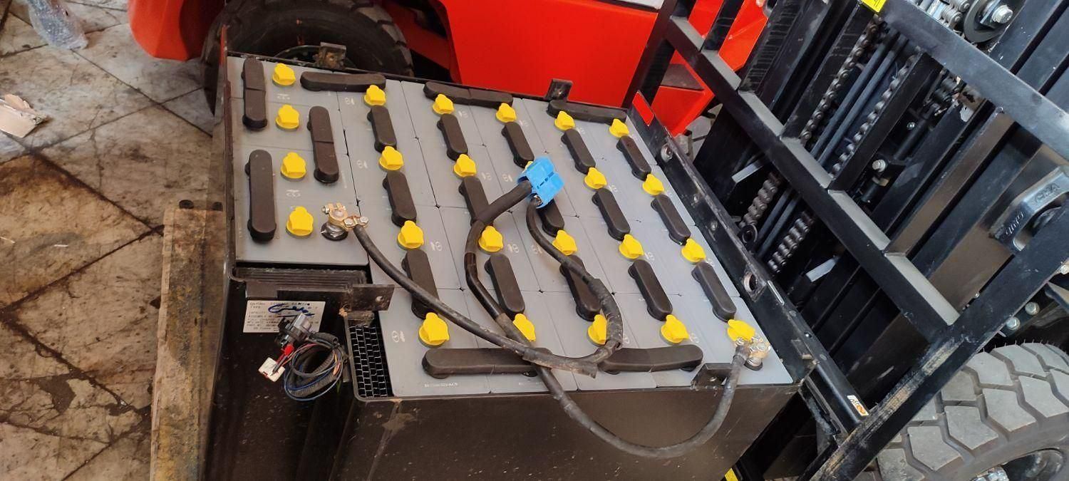 باتری لیفتراک|قطعات یدکی و لوازم جانبی|همدان, |دیوار