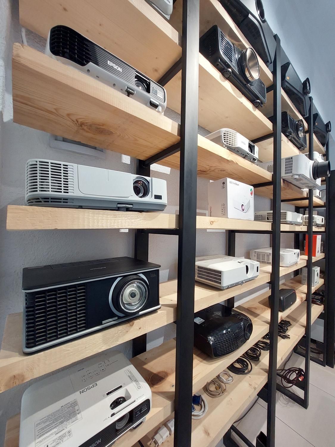 ویدئو دیتا پروژکتور خانگی/اداری/آموزشی+گارانتی|تلویزیون و پروژکتور|مشهد, هنرستان|دیوار