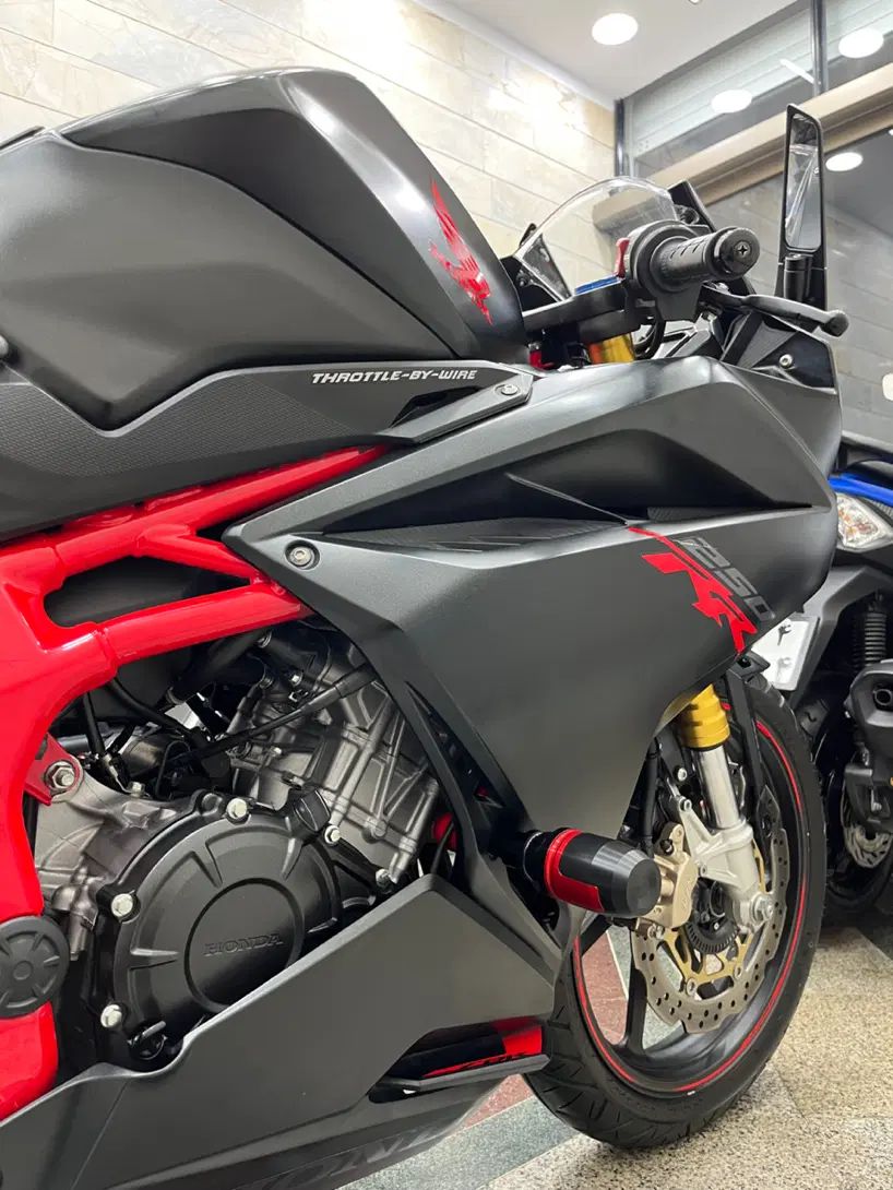 هوندا CBR 250RR درحد خشک فول ABS قاتل ZX25|موتورسیکلت|تهران, منیریه|دیوار