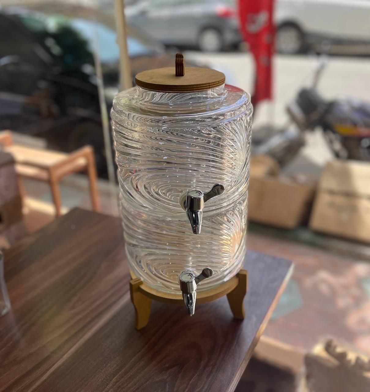 کلمن شیشه ای با پایه چوبی وجنس شیشه ای|صنایع دستی و سایر لوازم تزئینی|تهران, عبدل‌آباد|دیوار