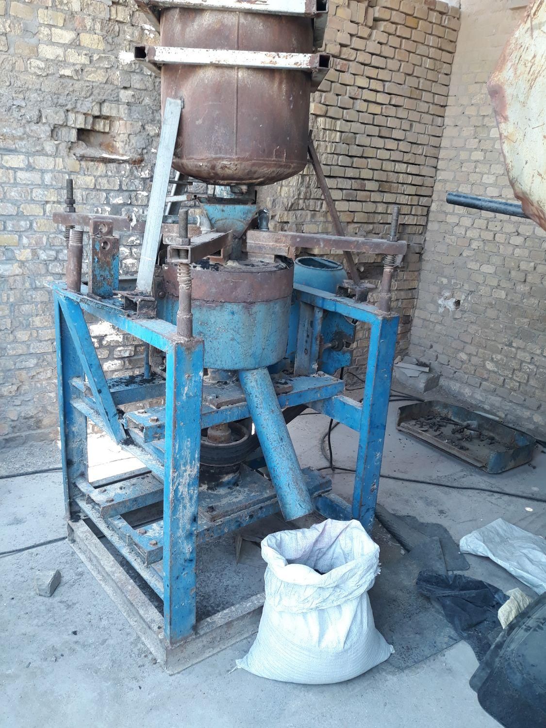 دستگاه پودر لاستیک  و  جرثغیل دروازه ای یک تن|ماشین‌آلات صنعتی|نجف‌آباد, ویلاشهر|دیوار