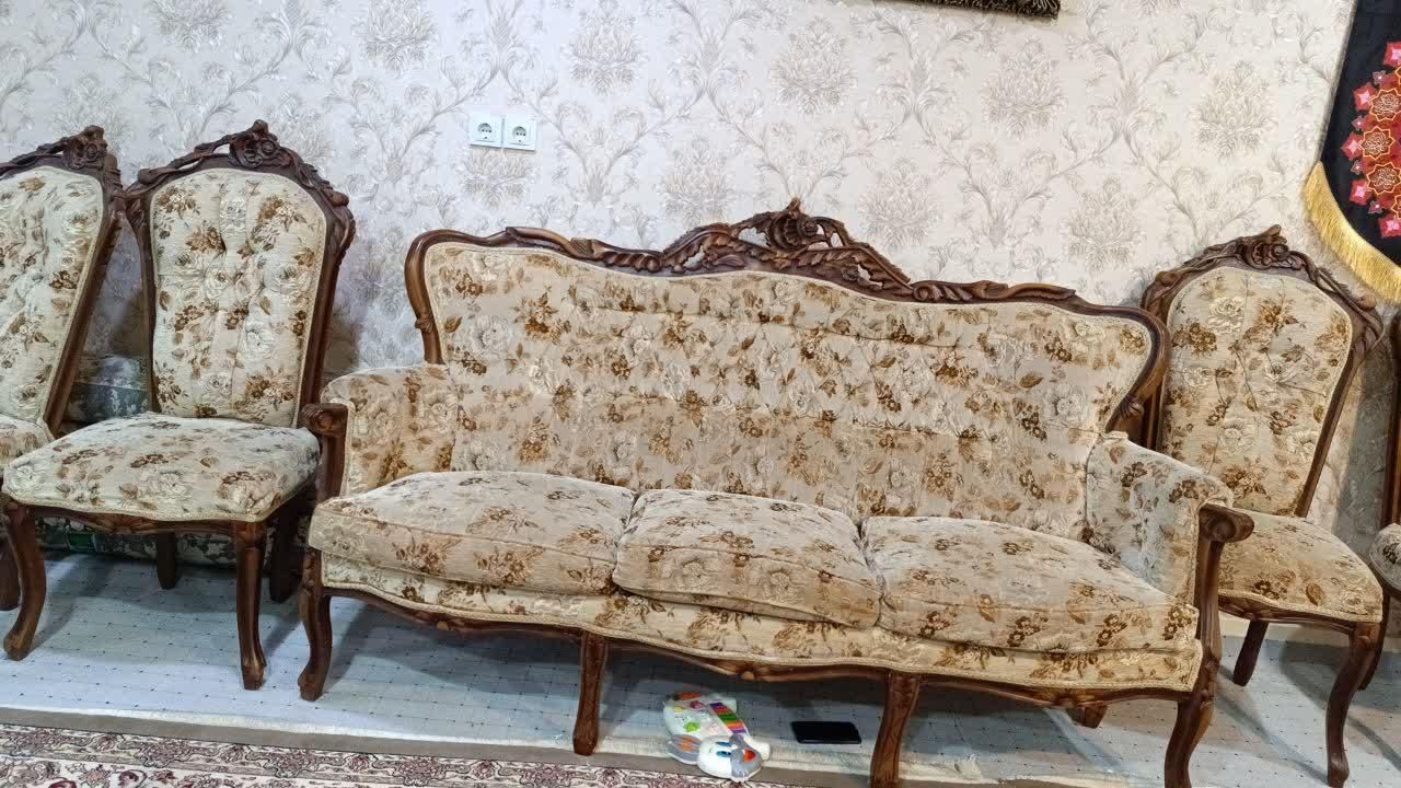 فروش مبل سلطنتی هفت نفره تمیز|مبلمان خانگی و میز عسلی|بندر ماهشهر, |دیوار